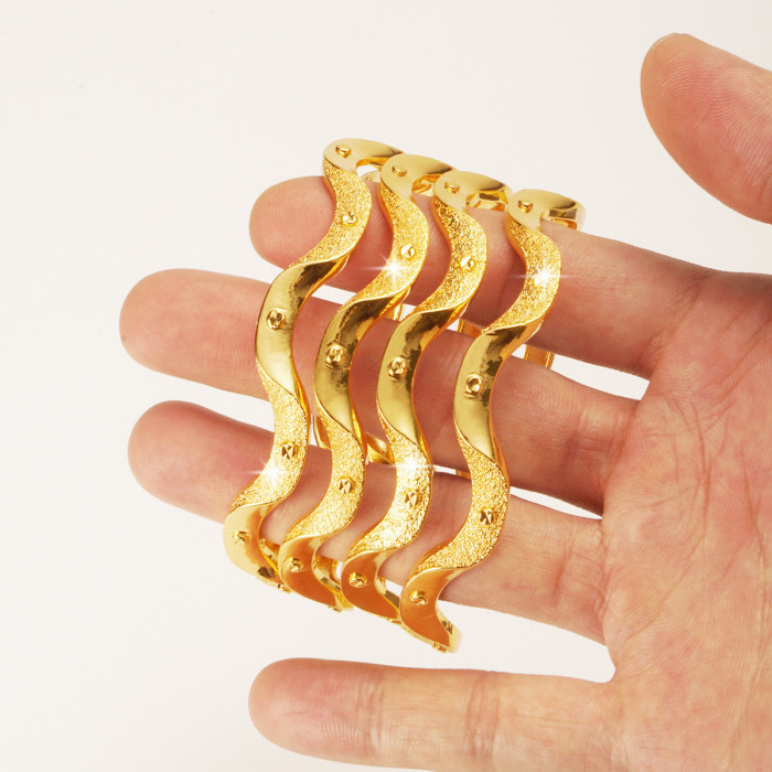 Vietnamese Gold Dubai Irregular Women's Bracelet New Exaggerated Bracelet Light Luxury Fashion Versatile