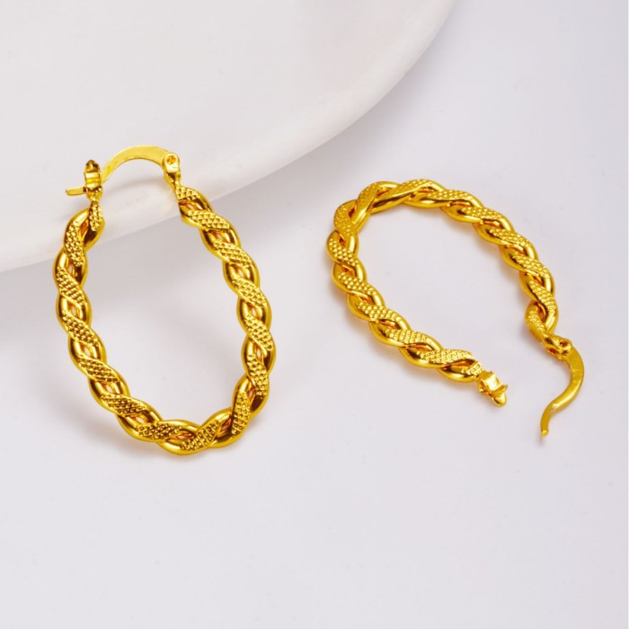 European and American cross-border fashion twisted snake-patterned copper-plated gold spiral earrings, simple 24K gold stud earrings, wholesale of unique accessories