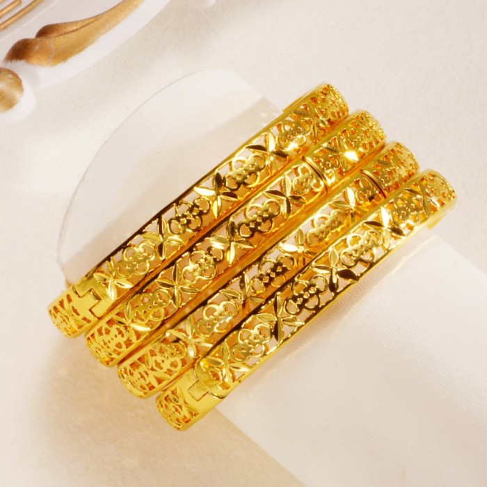 Four-Leaf Clover Hollow Gold Plated Bracelet