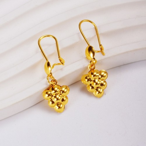 Gold-plated copper grape cluster round bead hook earrings for women, minimalist niche design, versatile C-shaped half-circle earrings, ins style