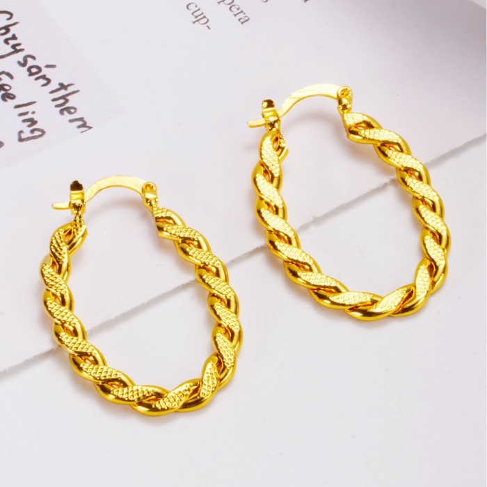 European and American cross-border fashion twisted snake-patterned copper-plated gold spiral earrings, simple 24K gold stud earrings, wholesale of unique accessories