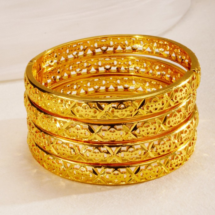 Four-Leaf Clover Hollow Gold Plated Bracelet