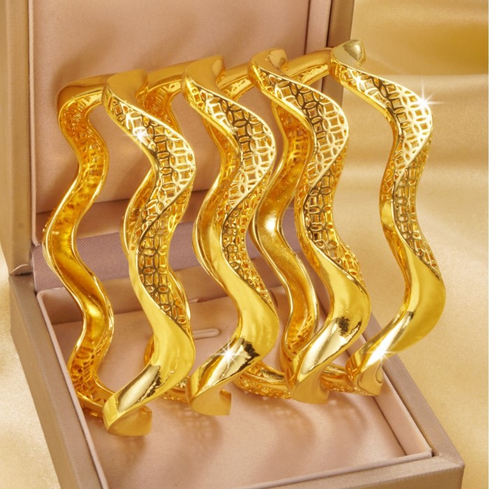 Hollow-Out Sand Gold Plated Bangle Bracelet for Women, Vietnamese Middle East Jewelry Wholesale