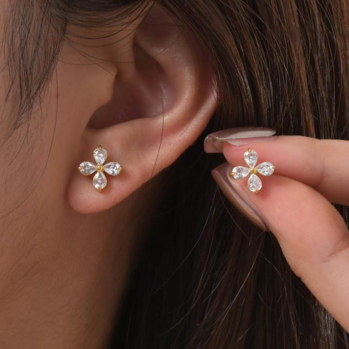 Four-Leaf Clover Flower Rhinestone Stainless Steel Jewelry Set, for Ladies Luxury Versatile Wholesale Jewelry
