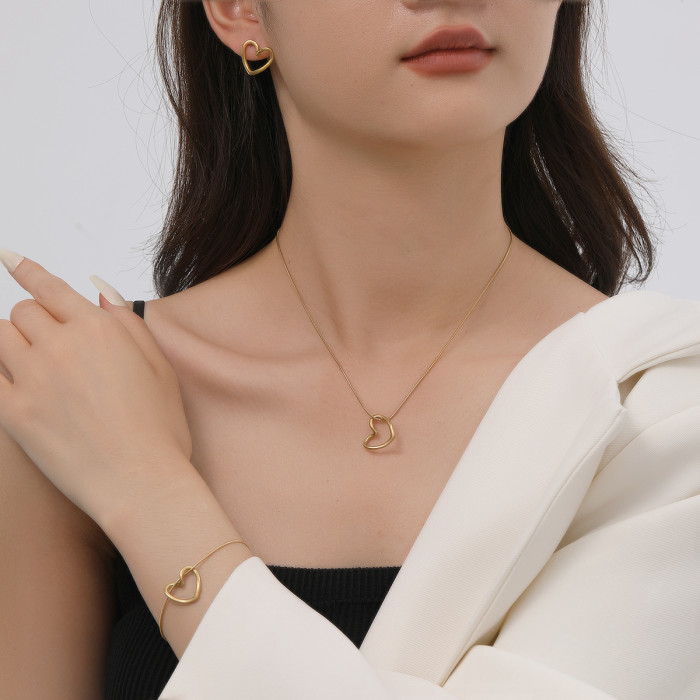 Hollow-Out Heart Stainless Steel Necklace, for Women European Minimalist Niche Ideal Gift Wholesale