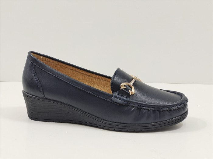 Women's loafer slipper