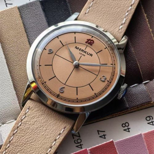 The New MERKUR flying saucer shell manual mechanical watch men's waterproof retro classic track salmon color