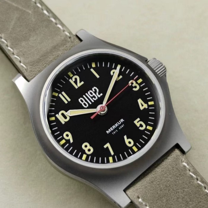 Waterproof Night Light 24-hour Manual Mechanical Watch G10
