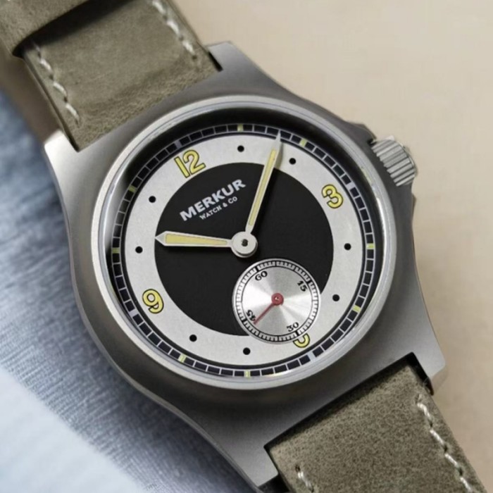 Waterproof Night Light 24-hour Manual Mechanical Watch G10