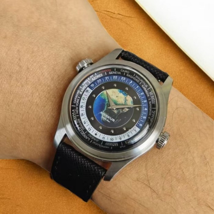 World Time Enamel Dial casual manual mechanical watch steel watch Vintage Date Window