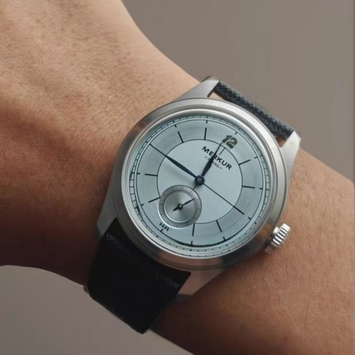 Track Cross Retro Casual Manual Mechanical Movement Watch Men