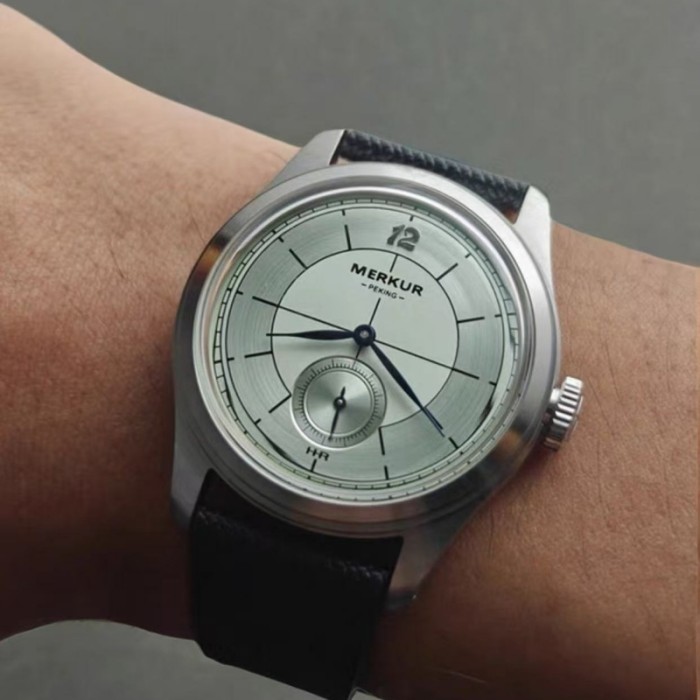 Track Cross Retro Casual Manual Mechanical Movement Watch Men