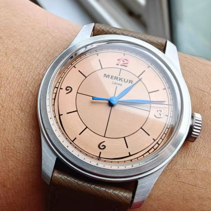 Track Cross Retro Casual Manual Mechanical Movement Watch Men