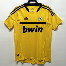 2011-2012 RMA Yellow GoalKeeper Retro Soccer Jersey (带章)