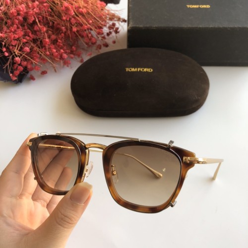 Elegant Cat-Eye Sunglasses TOM FORD TF022 | Anti-Glare & Inexpensive