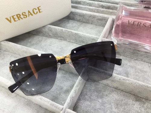 Quality VERSACE Sunglasses Wholesale SV124