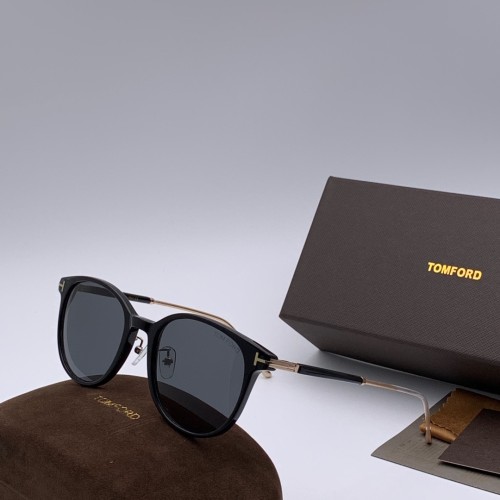 Make a Bold Statement | Oversized Sunglasses TOM FORD STF030 at Unbeatable Prices