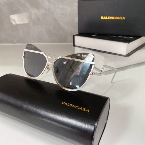 Designer Sunglasses On Sale BALENCIAGA Cat Eye BB0152SA SBA014