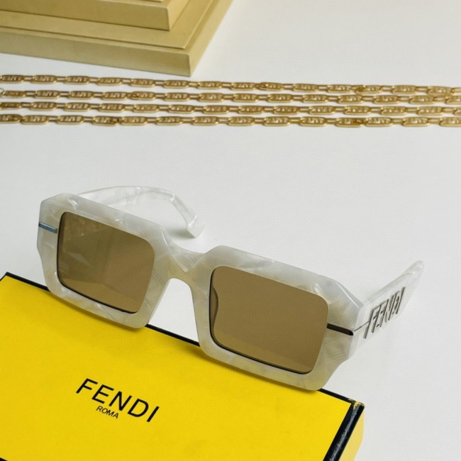 FENDI Sunglasses FE40045 SF021