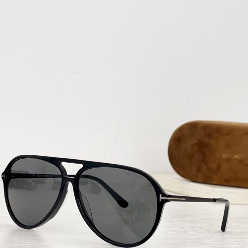 TOM FORD Aviator Sunglasses TF008