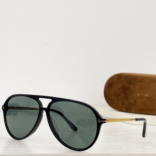 TOM FORD Aviator Sunglasses TF008