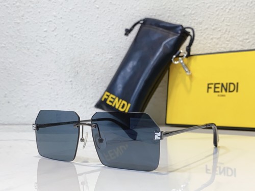 Up-and-coming Sunglass brands that are both stylish and affordable FENDI FE40043U SF158