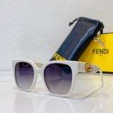 Outdoor imposter sunglasses for Mountaineering and Hiking FENDI FE40063I SF160