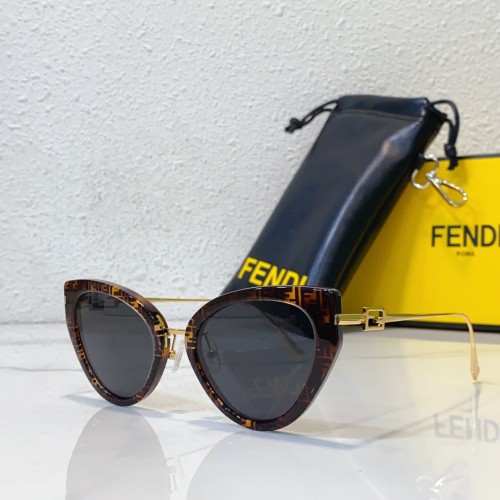 FENDI Butterfly Women's Sunglasses ODEL FE40014U SF169