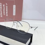 Chic avant-garde eyewear with an understated clear design FLB002