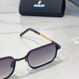 Hublot's modern eyeglasses design with a purple gradient H012O