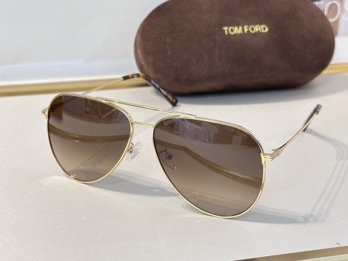 Tom Ford fake sunglasses with anti-glare lenses T0996