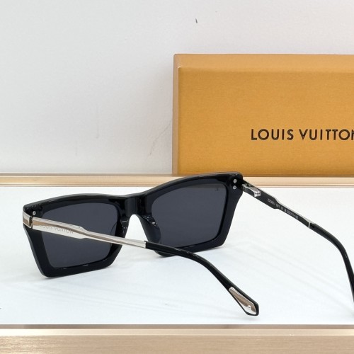 L^V sunglasses Z2562U