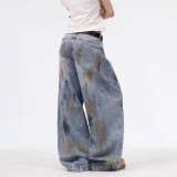  Washed distressed jeans 