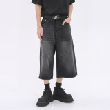  Washed distressed jeans 