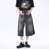  Washed distressed jeans 