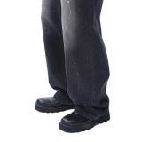  Washed distressed jeans 