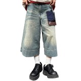  Washed distressed jeans 