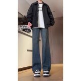 Washed distressed jeans