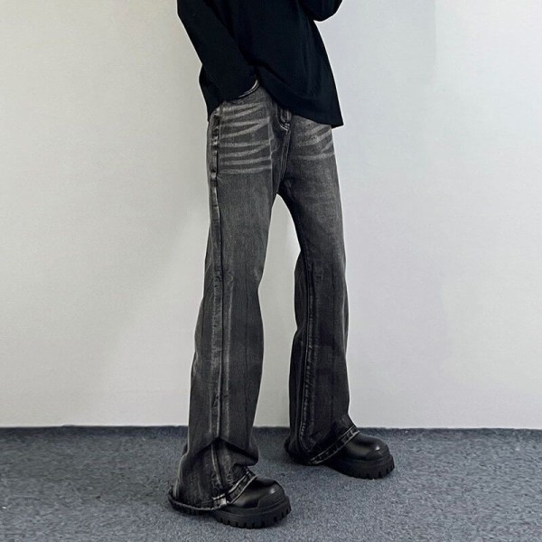 Washed distressed jeans