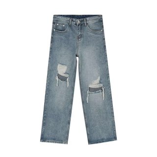  Washed distressed jeans 