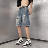  Washed distressed jeans 