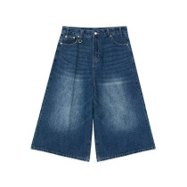 Washed distressed jeans