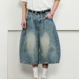  Washed distressed jeans 