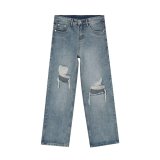  Washed distressed jeans 