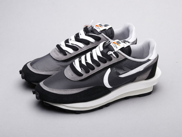Nike Waffle  x Sacai  black and white by aclotzone