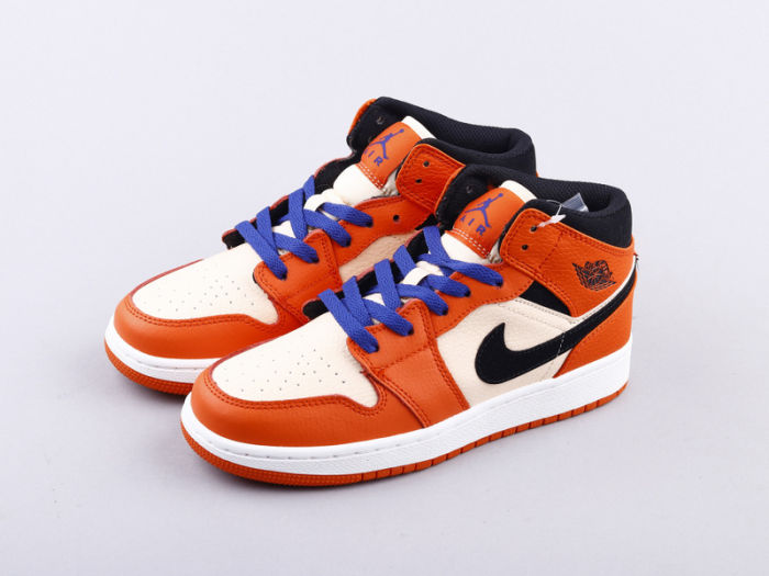 NIKE Air Jordan 1 mid Knicks  by aclotzone