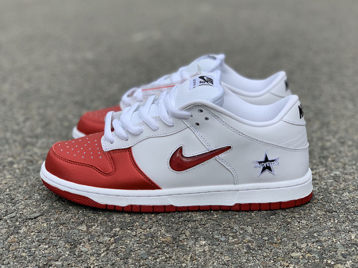 Supreme x Nike SB Dunk Low by shootjerseys