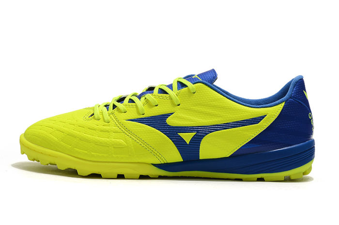 Rebula 3 TF Football Shoes