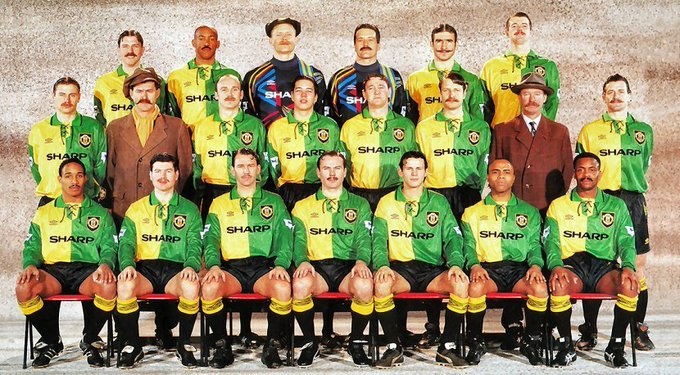 Manchester United 1992-94 Third Retro Jersey