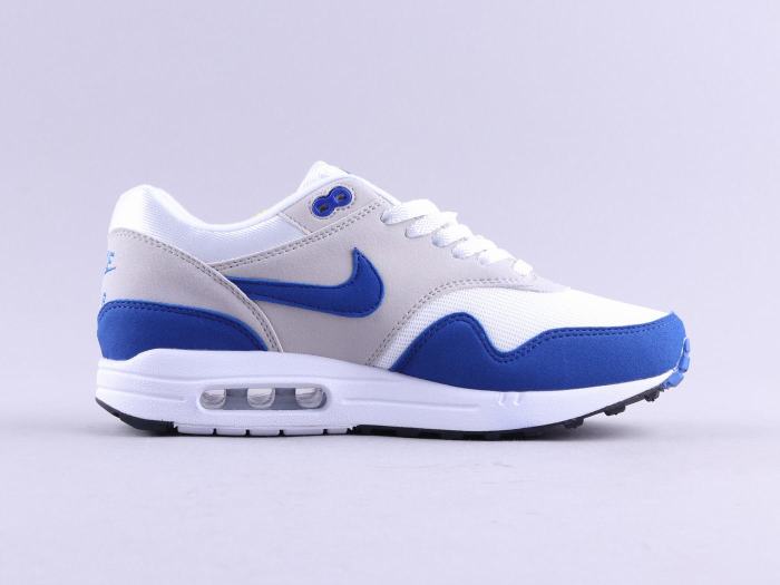 Max1 white and blue by aclotzone